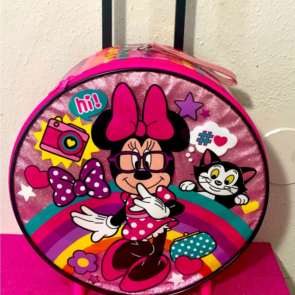 Mini-mouse round travel case. Brand new. No flaws.